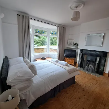 Huge 4 Bed In The Heart Of Kettering Villa Exterior photo