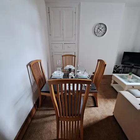 Huge 4 Bed In The Heart Of Kettering Villa Exterior photo
