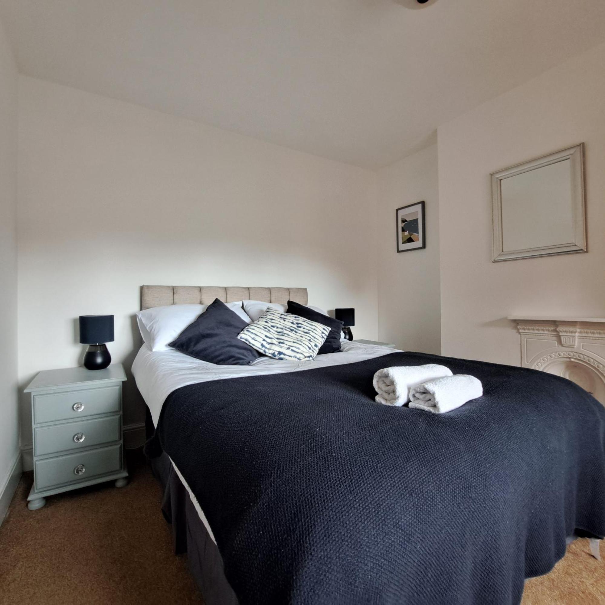Huge 4 Bed In The Heart Of Holiday home *